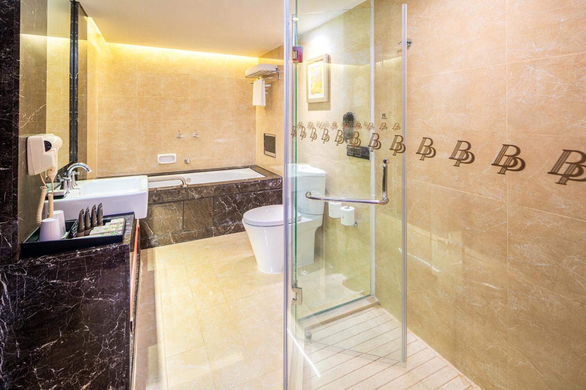 Hotel Beverly Plaza Macau Exterior photo